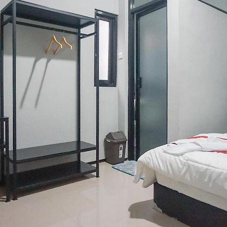 RedDoorz Plus @ Kalpataru Malang Bagian luar foto